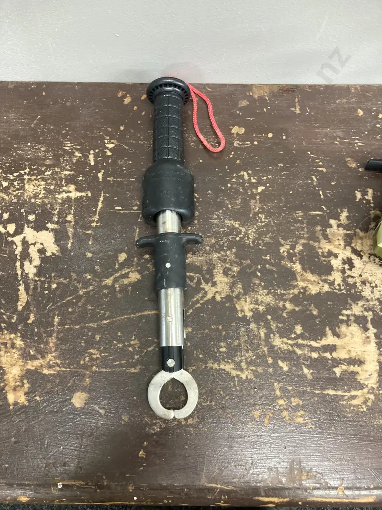 Berkley 14" Fish Lip Grip with Digital Scales & Shimano Hyperloop 6000 FB Spinning Reel With Line Image 1++